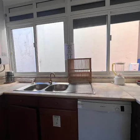 Caparica Surf ゲストハウス *