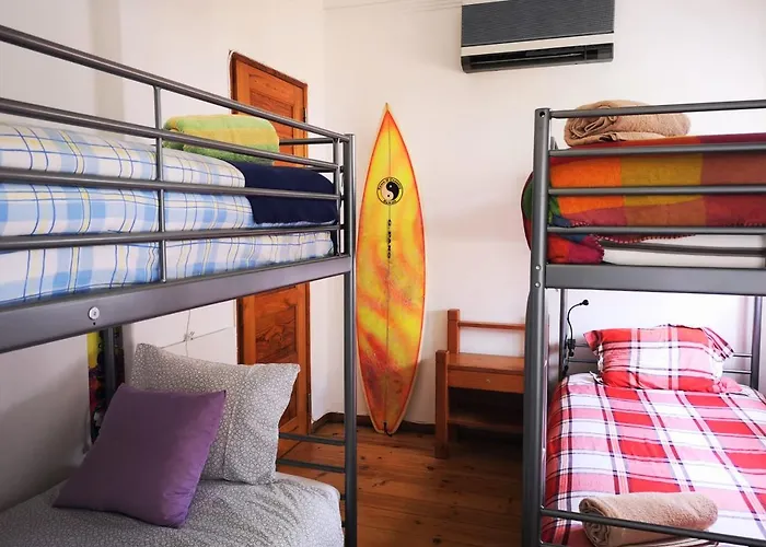 Caparica Surf בית הארחה *